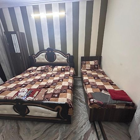 אמריצר $4 Home Stay מראה חיצוני תמונה