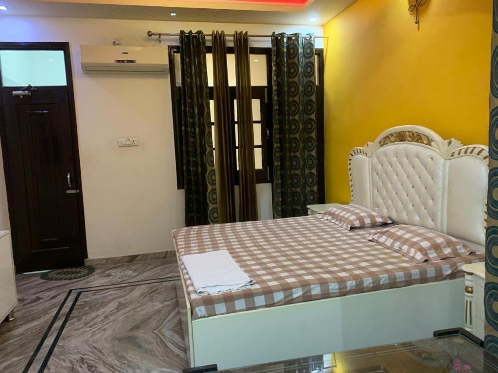 אמריצר $4 Home Stay מראה חיצוני תמונה