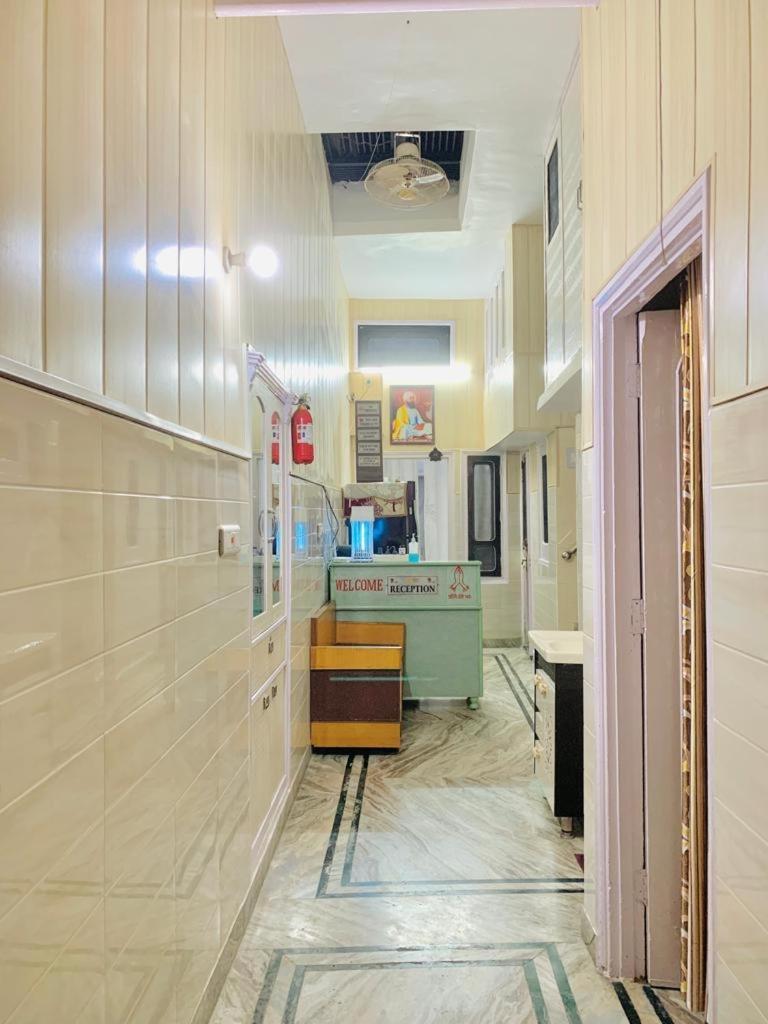 אמריצר $4 Home Stay מראה חיצוני תמונה
