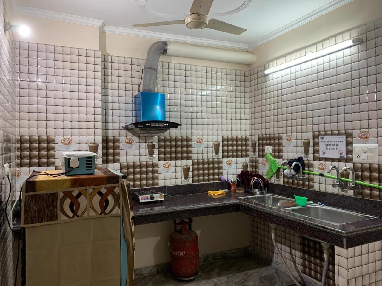 אמריצר $4 Home Stay מראה חיצוני תמונה