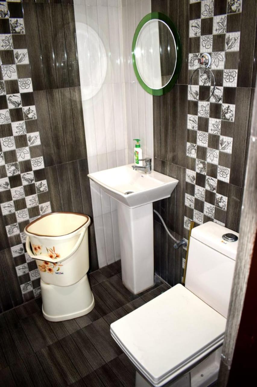 אמריצר $4 Home Stay מראה חיצוני תמונה